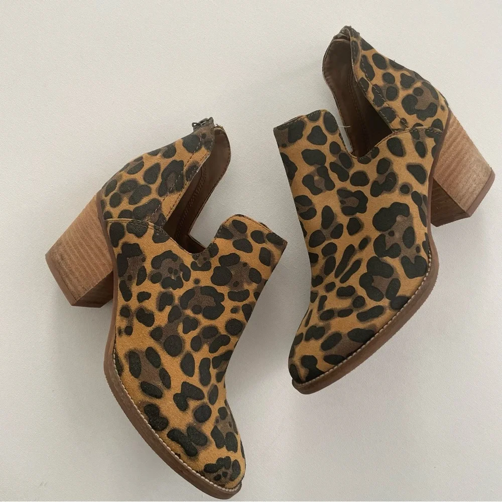 Blondo De Na Leopard Print Waterproof Leather Ankle Booties Heel Women’s 6.5 - Picture 2 of 9